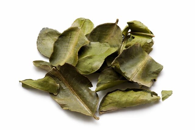 Dried Kaffir Lime Leaves - Image 1