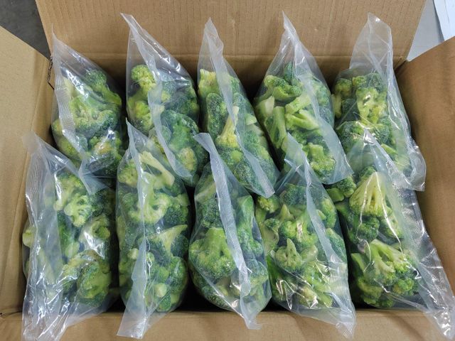 IQF Frozen Broccoli Grade A Size 1-2cm Color Green Technique IQF Texture Tender Ice Cover 5%-15% Shelf Life 24months Pest Status No Worms - Image 2