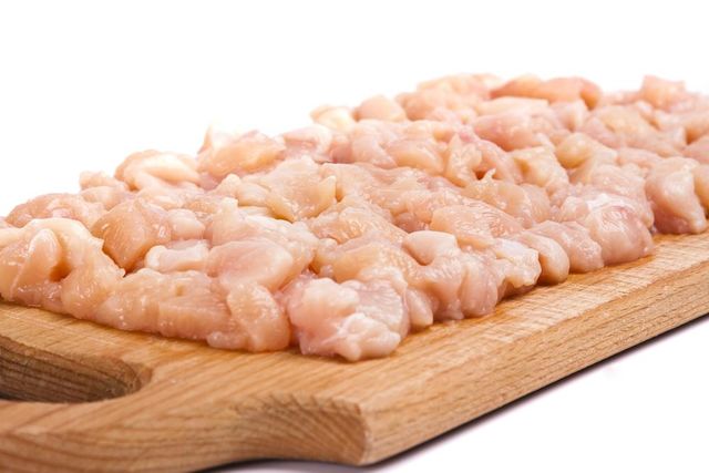 Chicken trimmings for sale in large volumes suitable for catering and retail chains - Image 2