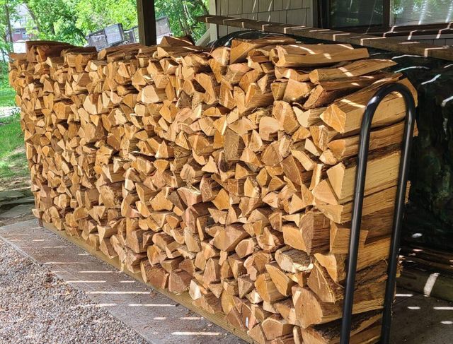 Top Grade Kiln Dried Firewood Long Burning Hardwood Logs For Heating Cooking And Outdoor Gatherings - Image 2