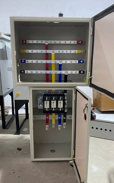 Three Phase 8 Way Feeder Pillars Power 250AMP Material CRCA Bus Bar Aluminium Phase Three Phase Rated Voltage 415 V Connection Type 8 - Image 1