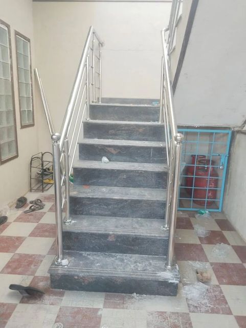 Stainless Steel Staircase Railing Steel Grade SS304 Rail Height 900 mm Material Grade SS 304 Railing Type Baluster Glass Thickness 10 - Image 2