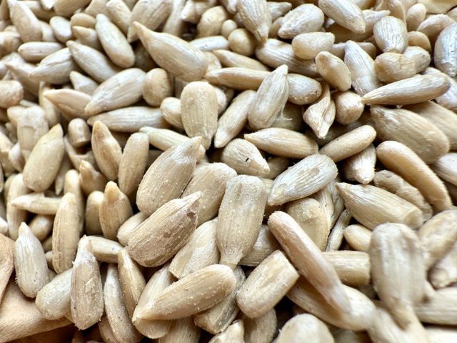 Sunflower kernels - Image 1