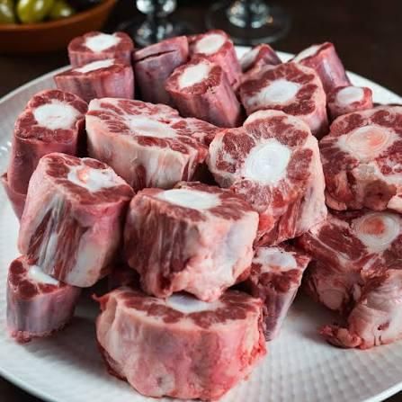 Wholesale Premium Quality Organic Beef Oxtail Frozen Halal Certified Body Part Bulk Export Supplier Argentina 12 Months - Image 1