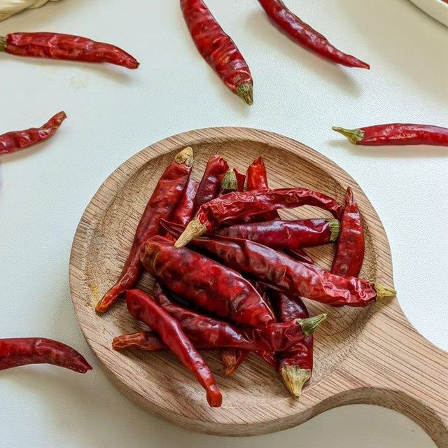 Global Supplier of Premium Dry Red Chilli | Wholesale Sun-Dried Red Chili Peppers for Cooking, Grinding, Spice Blends, Sauces, and Food Processing Industries with Rich Flavor, Long Shelf Life, Secure Packaging, Competitive Rates, and International Delivery Services - Image 3