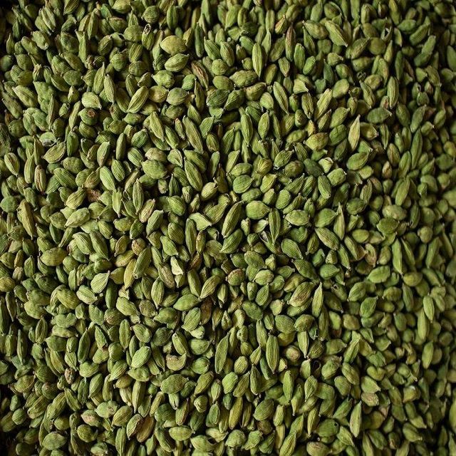 Top Selling Export Grade Raw Green Cardamom Pods 7-8mm for Cooking Tea & Sweets Rich in Fresh Aromatic Flavor - Image 3