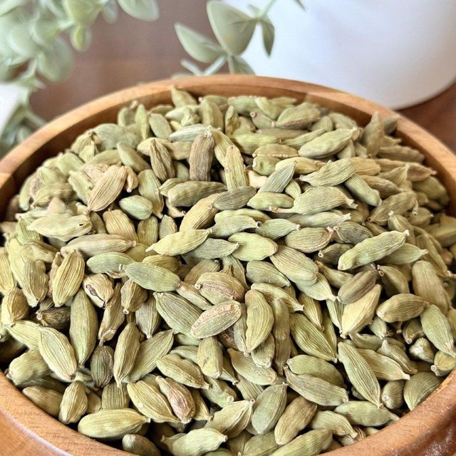 Natural Fresh Green Cardamom Elachi Spice for Wholesale Fast Delivery Bulk Purchase at Cheap Price - Image 5