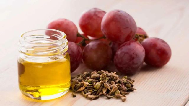 Grapeseed Oil Natural Healthy Oil Suitable for Salad and Cooking Use - Image 3