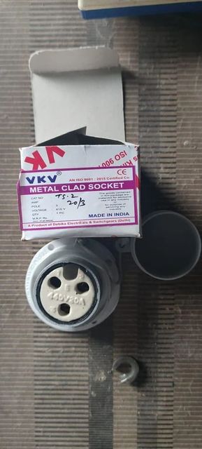 Metal Clad Plug And Socket Pin Type 2 Pin Socket Socket With Shutter - Image 1