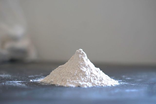 Dolomite Grade A Color White Packaging 25kg/bag - Image 1