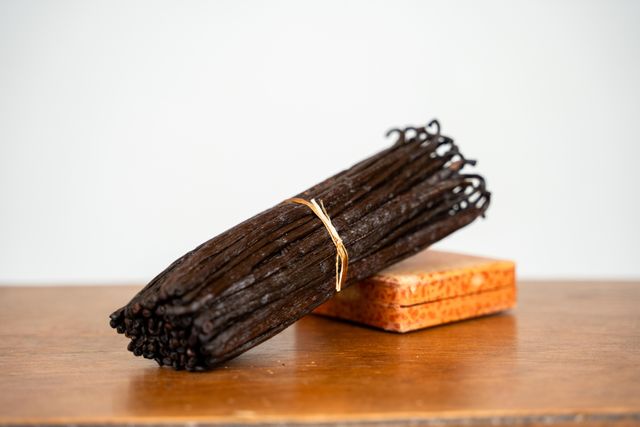 Bourbon Vanilla Beans Gourmet Grade A (+18 cm) Type Planifolia Grade Grade A +18cm Shelf Life 24 Months Max. Moisture (%) - Image 1