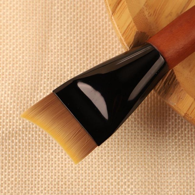 BSFL Fishtail Makeup Brush: Seamless Blending Foundation & Contouring Tool - 100% Vegan Synthetic Bristles - Image 3