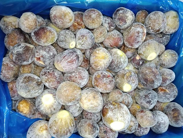 Fig frozen Grade 1 Taste Sweety Brand Name Sara Harvest Year 2025 Processing Type Iqf Quality Eu standards Storage Capacity 2000 Ton - Image 2