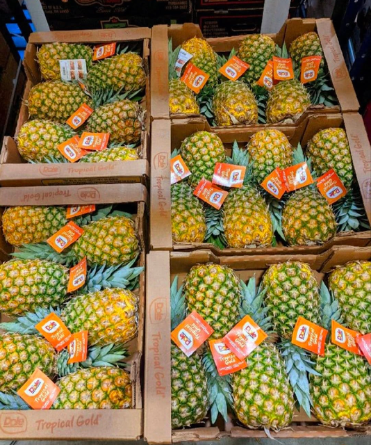 MOST POPULAR DOLE TROPICAL FRESH SWEET WHOLE PINEAPPLE PREMIUM EXPORT GRADE 10KG CARTONS ON SALE - Image 3