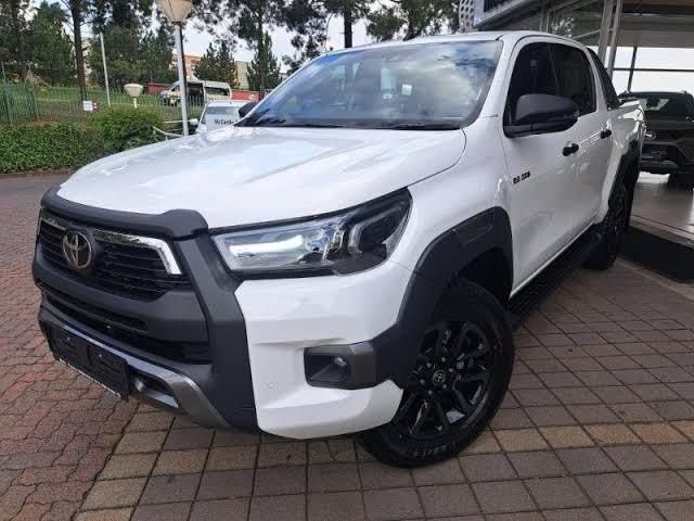 Affordable Price Used 2018-2024 Toyota Hilux Dual and Single Cab Pickups For sale and Export - Image 4