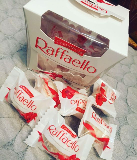 Quality Raffaello Coconut Almond Candy Crispy Wafer Sweet Treat Excellent Quality Wholesale Price - Image 2