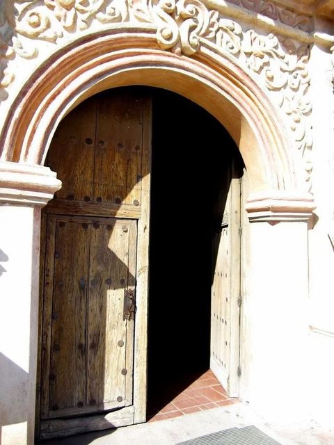 Brown Sandstone Door Frame Color Brown Type Outdoor Finish Polished Open Style Hinged Material Sandstone Country of Origin Made in - Image 1
