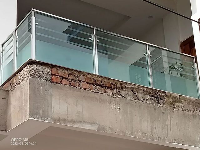 Balcony Glass Railing, For Construction Design Bar Material Glass Position Balcony Size/Dimension 4 Ft Glass Thickness 8 - Image 2