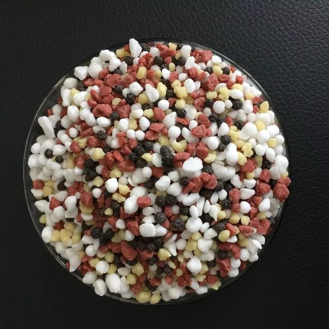 High Nutrient NPK Mixed Fertilizer 14 14 14 for Strong Crops Green Leaves and Vibrant Flower Development - Image 4