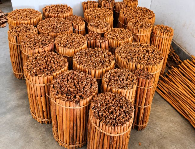 Explore our carefully selected range of authentic Sri Lankan products: Ceylon Cinnamon Quills, Cinnamon Chips, Cinnamon – product photo 3, product detail gallery