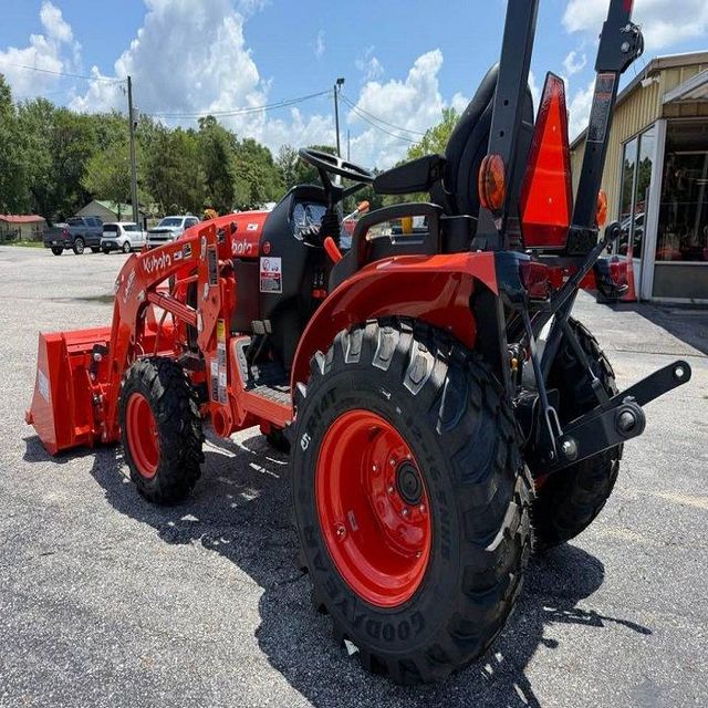 Fast Delivery Used Kubota Tractor B2601 4x4 with grass cutter 4wd Wheel Agricultural Equipment Tractor - Image 4