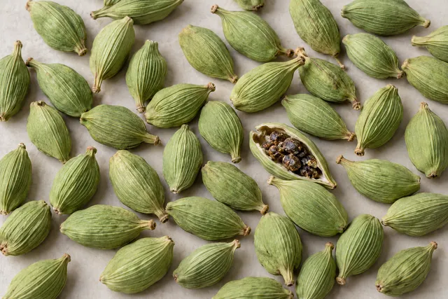 Green Cardamom south Indian - Image 4