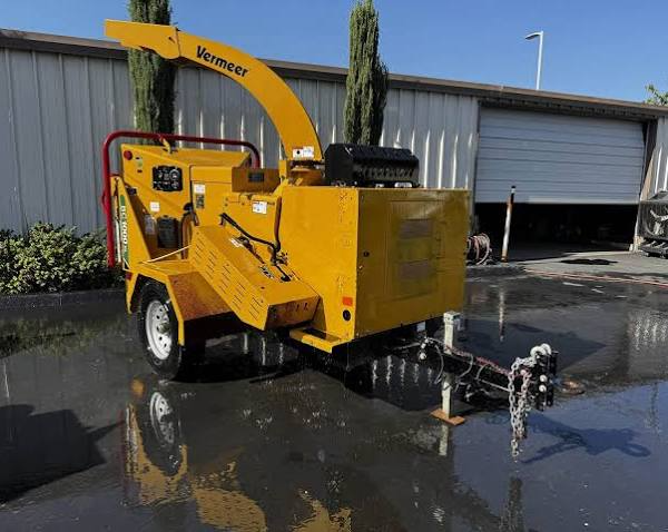 Industrial Tree Branch Wood Chipper Machine for Forestry and Landscaping Use - Image 3