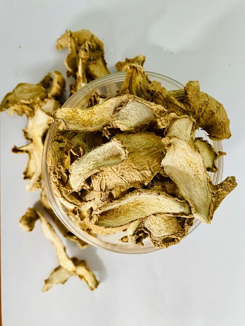 Dried Ginger Form Cracked, Whole Freshness Level Dried Purity 100% Natural And Pure Flavor Rich In Flavor And Aroma Delivery Form Bag, Sacks, craftboxes - Image 2