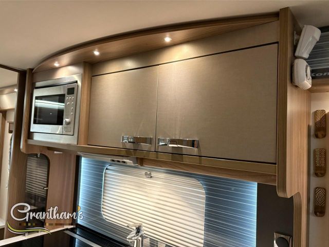 CARAVAN MOTORHOME Camper Aluminum Steel Construction 4-6 Persons Capacity Dark Blue/Gray 3500KG - Image 4
