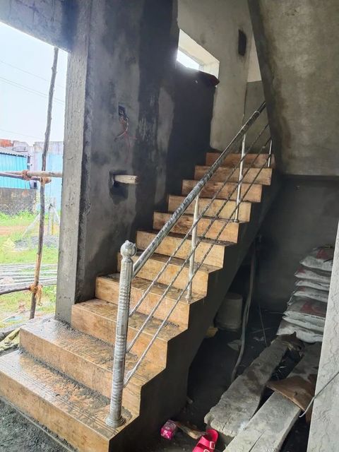 Silver Balcony Ss Staircase Railing, For Residential Color Silver Design Panel Glass Type None Material Ss 304 Position - Image 1