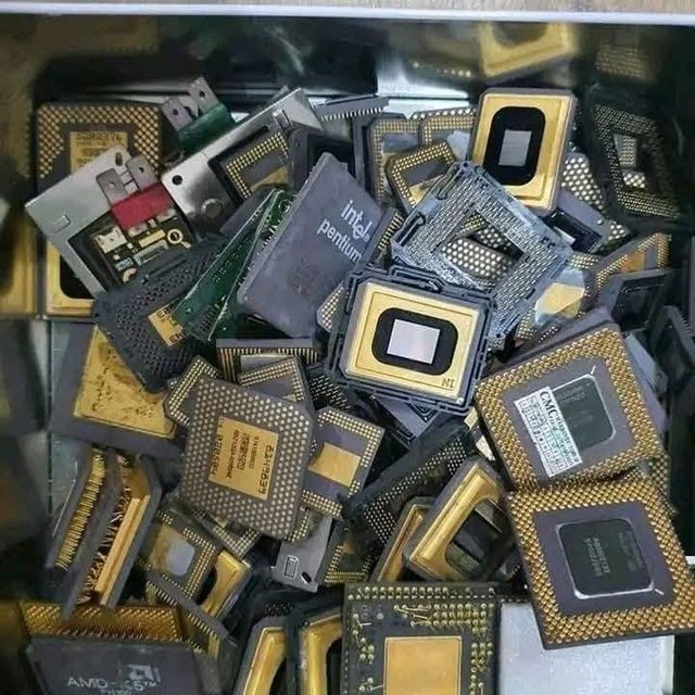 HIGH YIELD GOLD RECOVERY CPU CERAMIC PROCESSOR SCRAPS/Ceramic CPU Scrap/ COMPUTERS Scrap DELIVERY ANY COUNTRY - Image 4