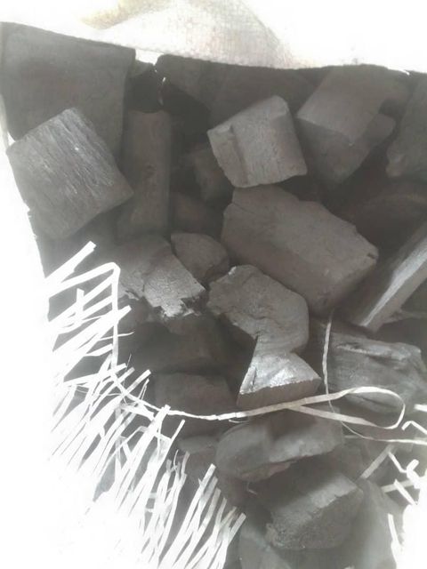 Premium Hardwood BBQ Charcoal for Korean Restaurants - Image 3