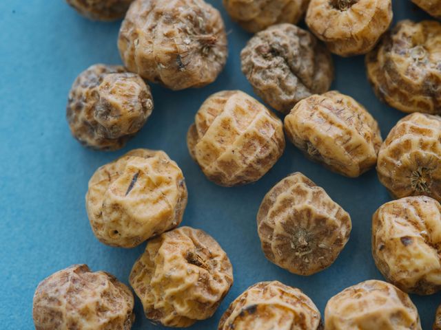 Fresh Tiger Nuts With Natural Sweetness And Nutty Flavor Perfect For Snacking Baking Smoothies And Food Processing - Image 4