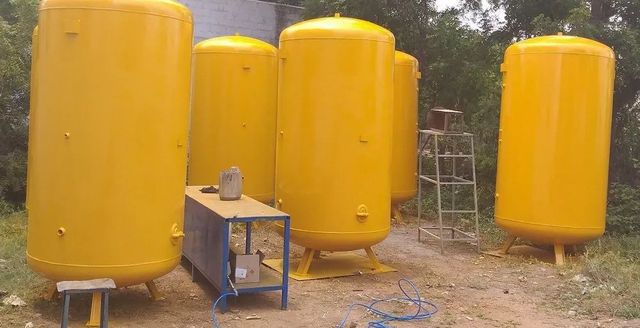O2 Air Receivers Material MS Color Yellow Storage Volume 3000 L Material Grade IS 2062 Design Pressure 10 bar Tank Orientation - Image 1