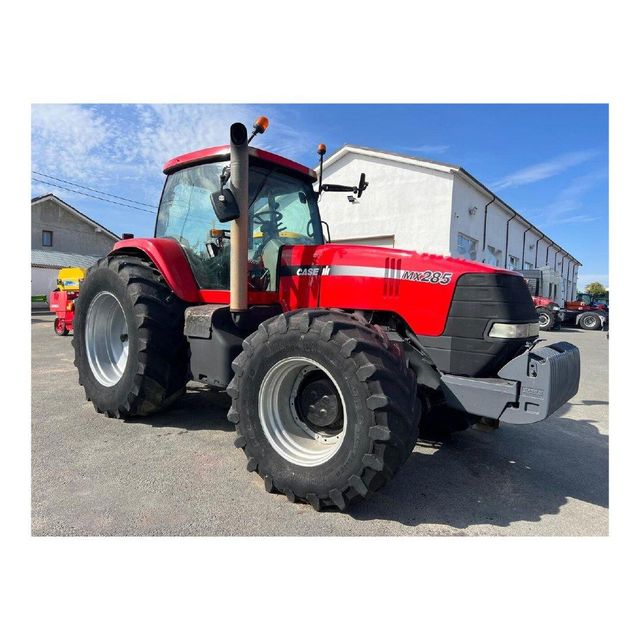 Masseyy Fergusonn tractors for sale at wholesale prices perfect for farms and agricultural businesses - Image 1