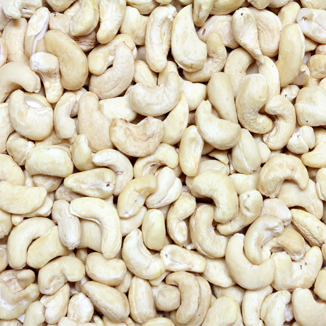 Premium Quality Dried Cashew Nuts Fresh and Crunchy Bulk Wholesale Dried Cashew Nuts for Sale at Competitive Price - Image 2