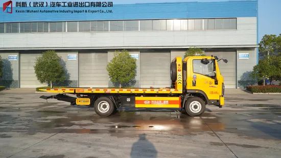 Compact Wrecker Machine for Urban Towing and Transport Needs - Image 2