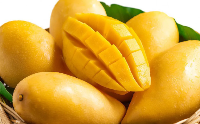 Premium Fresh Nam Dok Mai Mango Grade A from Vietnam Export Quality - Image 2