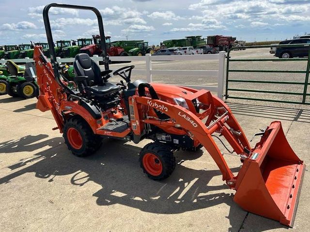 Mini Kubota Bx23s 4WD Tractor LA230 Compact Utility Farm Crawler Loader Agricultural Maneuvering Machine Digital - Image 5