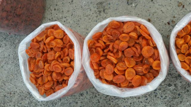 Wholesale Natural Organic First Grade Dried Apricot Confectionery Grade Bulk Pitted Apricots Dried Fruit From Uzbekistan - Image 3