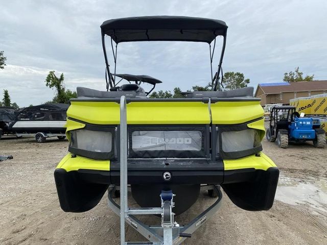 Long Jet Boat 2024 Sea-Doo Switch® Cruise 18 - 230 hp Galvanized - Image 3