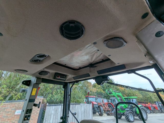 CASE 85JXU Color Green Top Speed 40kph Engine Power 85hp Roof Feature Sunroof Pto Speed Three Speed Engine Hours 2815 Hours - Image 8