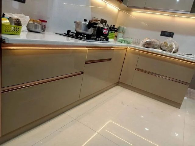 L Shaped Modular Kitchen Services Layout L-shape Material Wooden Appearance Modern Service Location UP Design Approach - Image 2
