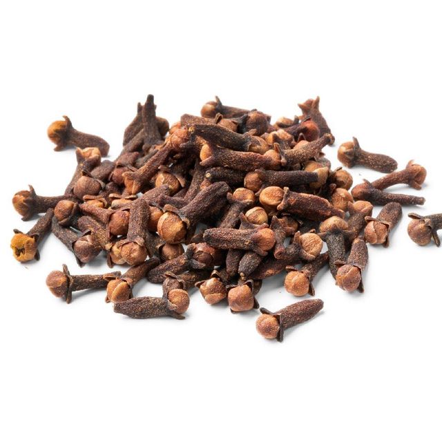 Handpicked Whole Spice Cloves With Rich Aroma And Careful Drying Methods For Wholesale Food Suppliers - Image 3