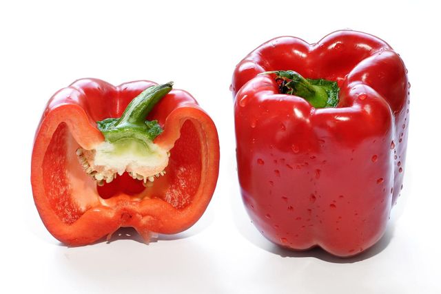 Bulk Supply Premium Grade 100% Natural Fresh Capsicum High Quality Bell Peppers for Sale - Image 3