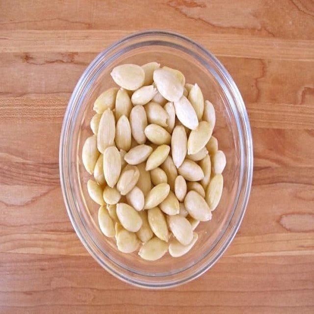 Mucui Brand White Almond Slices Peeled Almonds Blanched in Bulk Dried Top Grade Baking Wholesale Ingredients - Image 3
