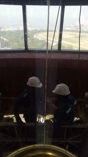 Window Glass Cleaning Services Payment Mode ONLINE We Do WINDOW CLEANING Service Location Mumbai Services Provided GLASS - Image 5