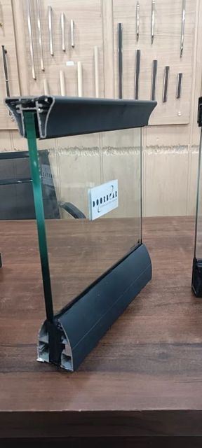 Stainless Steel Glass Railing Thickness 10 mm 20 feet to 40 feet 15 kg Glass Type Toughened - Image 5
