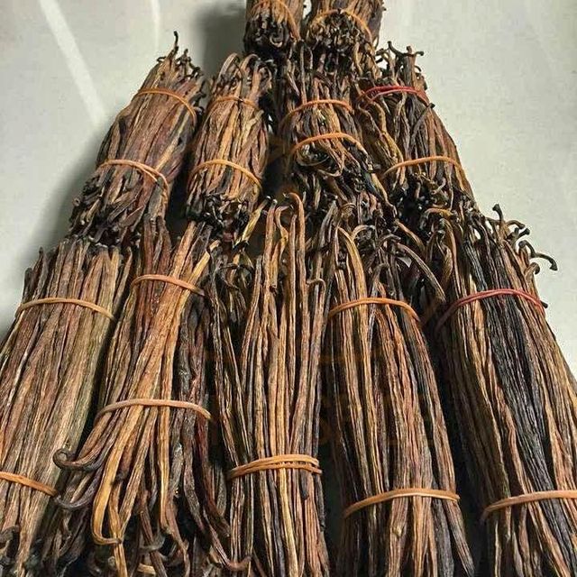 Organic Dried Vanilla Beans wholesale supplier and exporter - Image 4