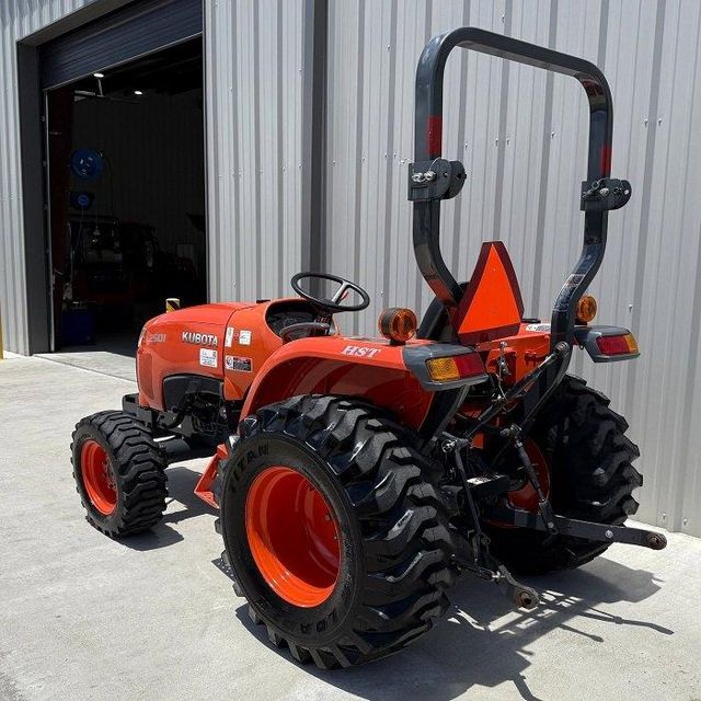 High Quality for L2501 4WD Wheel Tractor 42HP Gear Drive Agricultural Use Strong Engine with Bearing & Motor - Image 5